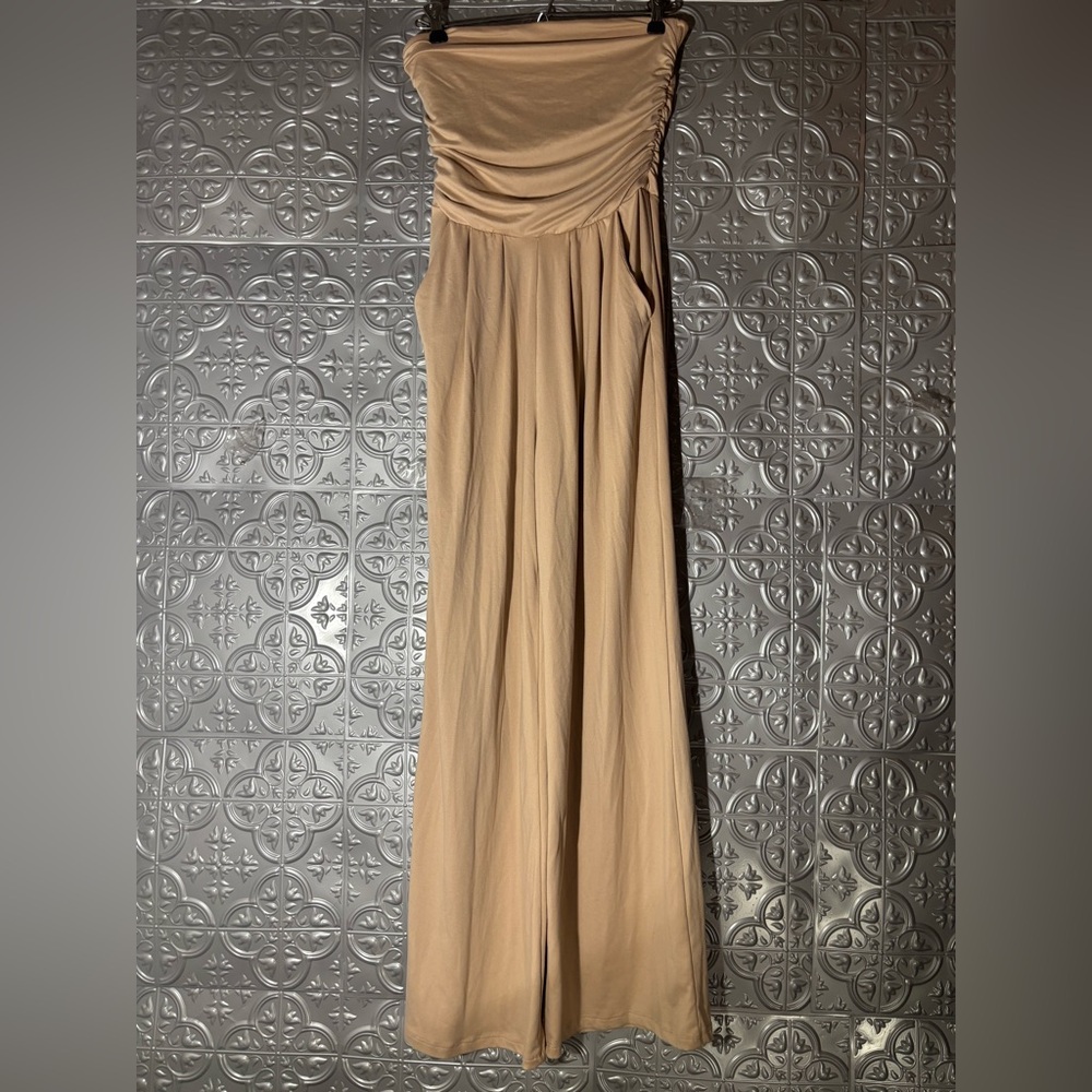 Heart & hips tan one piece strapless jumper jumpsuit summer vacation travel